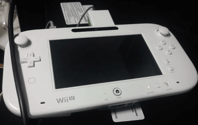 Wii Uコントローラーの新デザイン版に、NFCセンサーと謎のボタン、画面サイズはわずかに大きくなった？
